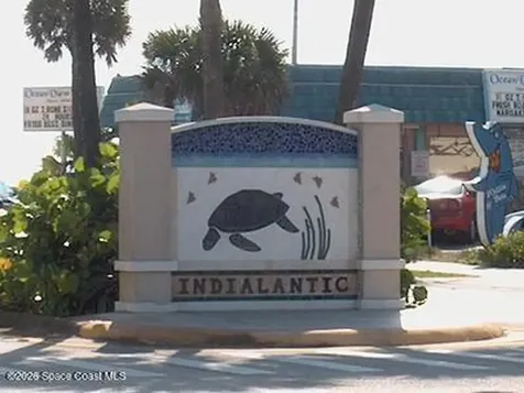 56 Calcutta Court Indialantic FL 32903