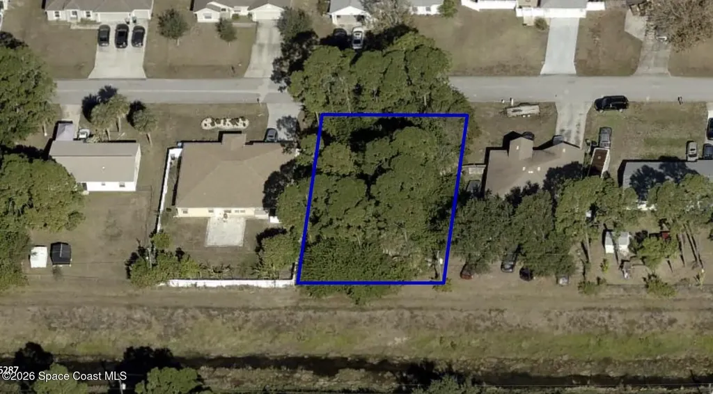 560 Bluefields Street SE Palm Bay FL 32909