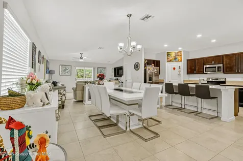 1975 Diablo Circle SW Palm Bay FL 32908