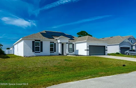 777 Indigo Street SE Palm Bay FL 32909