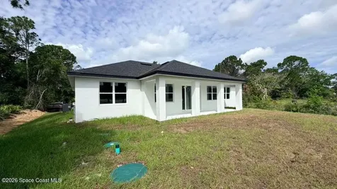 1091 Wing Road SW Palm Bay FL 32908