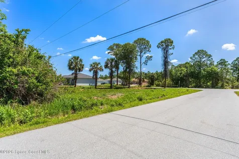 894 Underhill Avenue SE Palm Bay FL 32909