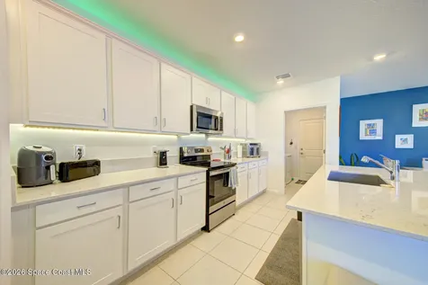 712 Papillon Street SW Palm Bay FL 32908