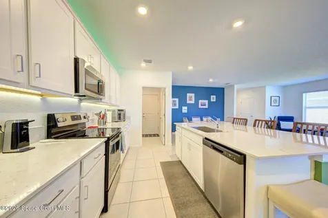712 Papillon Street SW Palm Bay FL 32908