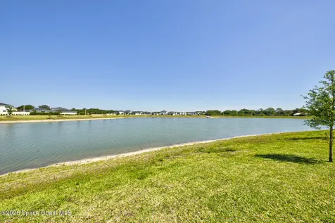712 Papillon Street SW Palm Bay FL 32908