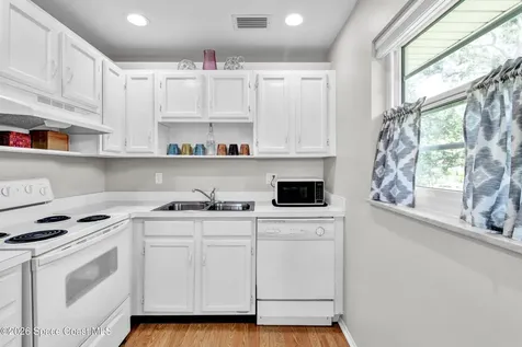 32 Pine Arbor Lane Vero Beach FL 32962