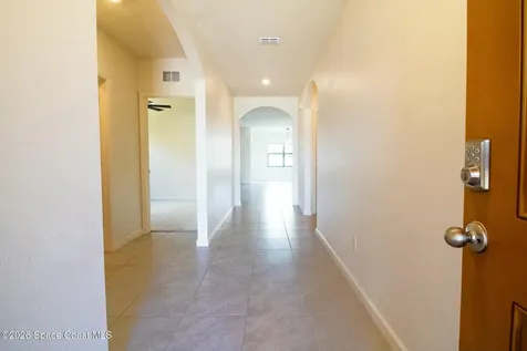 471 Old Country Road SE Palm Bay FL 32909