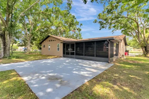982 Waco Boulevard SE Palm Bay FL 32909