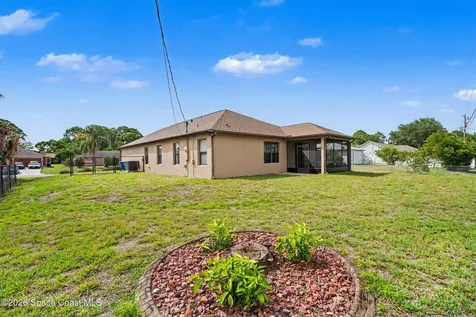 526 Sauders Road SE Palm Bay FL 32909