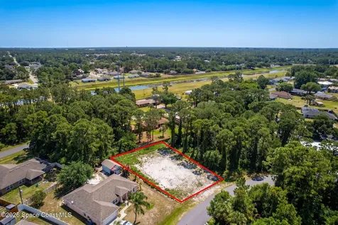 243 Dobbins Road NW Palm Bay FL 32907
