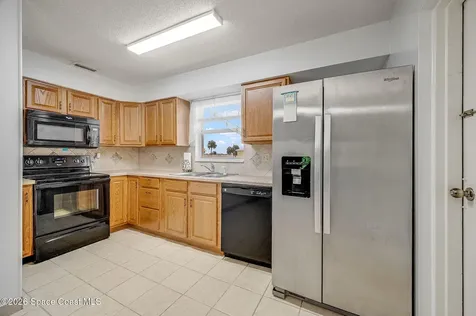 4304 London Town Road Titusville FL 32796