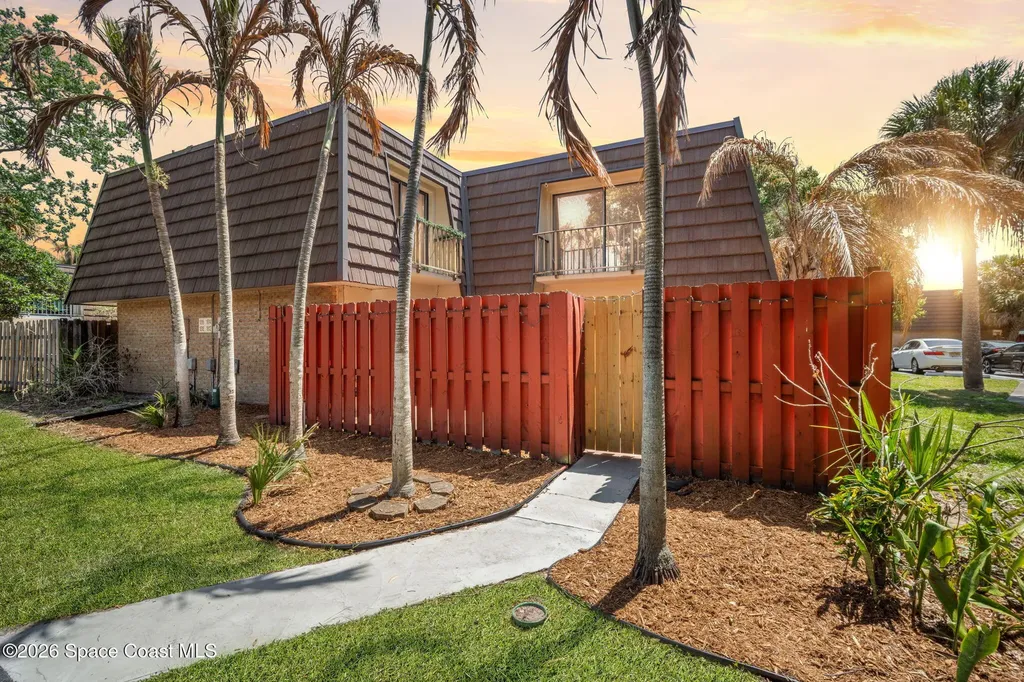 1812 Vista Oaks Circle NE Palm Bay FL 32905