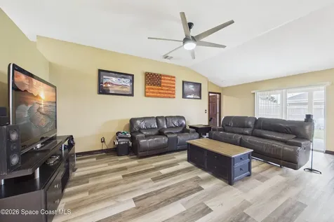 567 Mimosa Street SW Palm Bay FL 32908