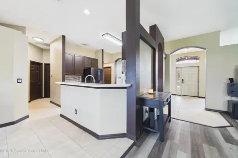 567 Mimosa Street SW Palm Bay FL 32908