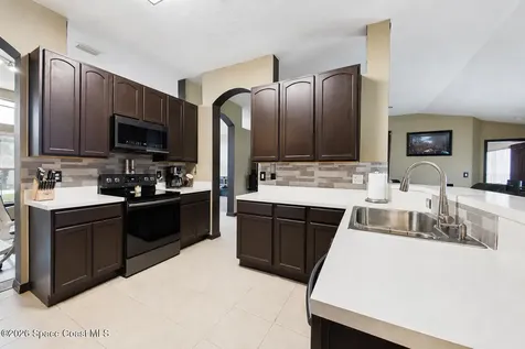 567 Mimosa Street SW Palm Bay FL 32908
