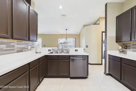 567 Mimosa Street SW Palm Bay FL 32908
