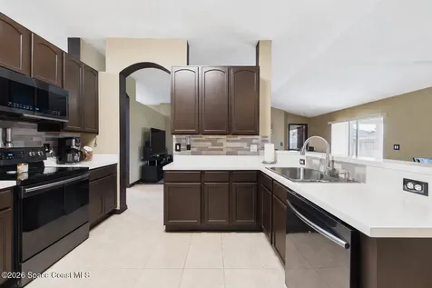 567 Mimosa Street SW Palm Bay FL 32908