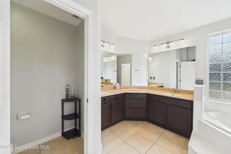 567 Mimosa Street SW Palm Bay FL 32908
