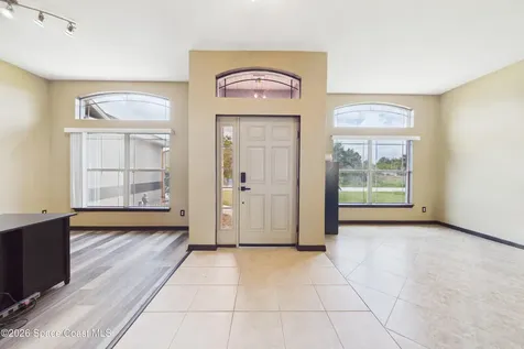 567 Mimosa Street SW Palm Bay FL 32908