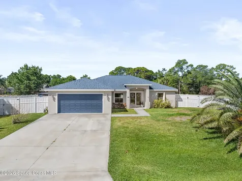 210 Pelican Drive NE Palm Bay FL 32907