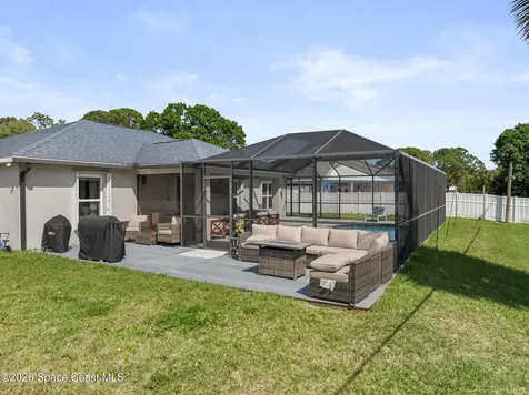 210 Pelican Drive NE Palm Bay FL 32907