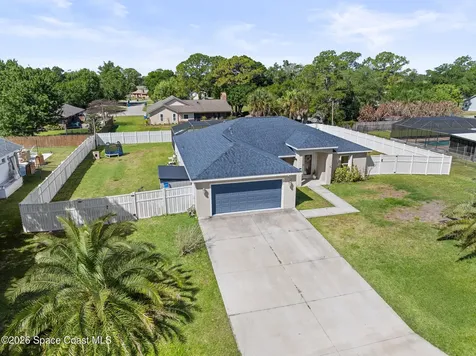 210 Pelican Drive NE Palm Bay FL 32907