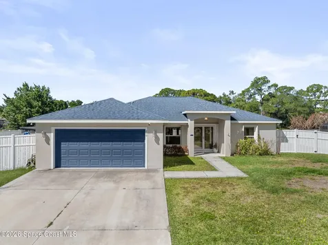 210 Pelican Drive NE Palm Bay FL 32907