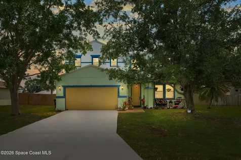 818 Boeing Street NE Palm Bay FL 32907