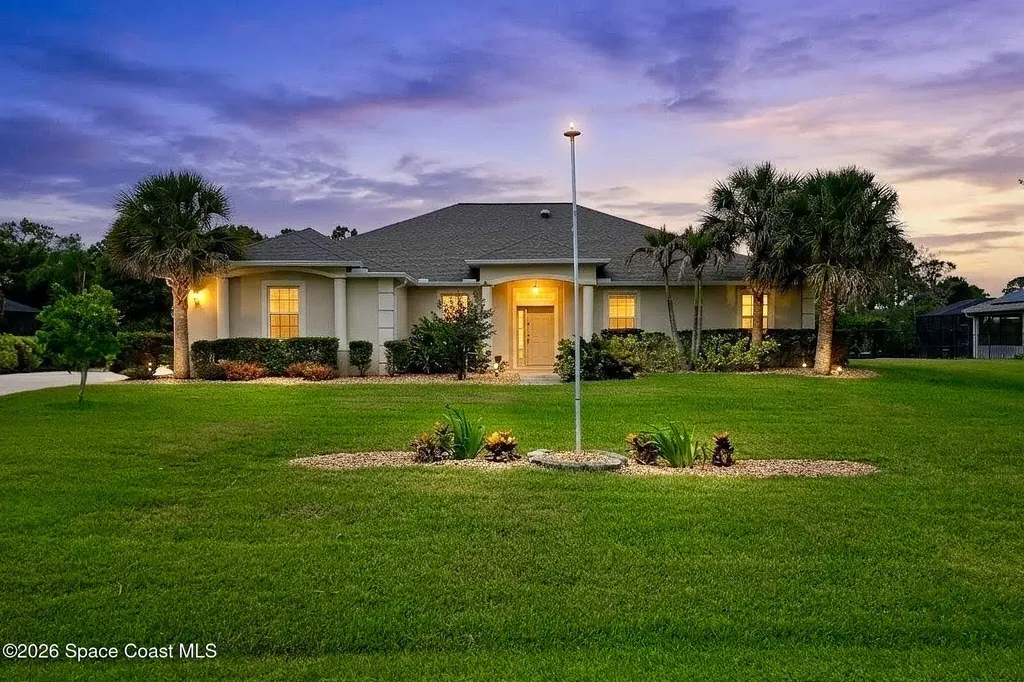 4239 Gardenwood Circle Grant FL 32949