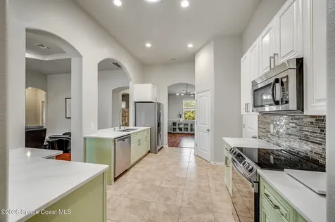 4239 Gardenwood Circle Grant FL 32949