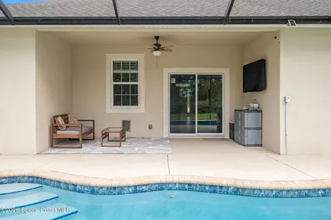 4239 Gardenwood Circle Grant FL 32949