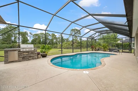 4239 Gardenwood Circle Grant FL 32949