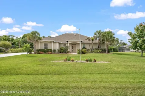 4239 Gardenwood Circle Grant FL 32949