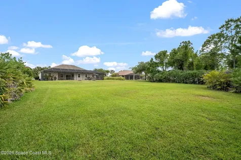 4239 Gardenwood Circle Grant FL 32949