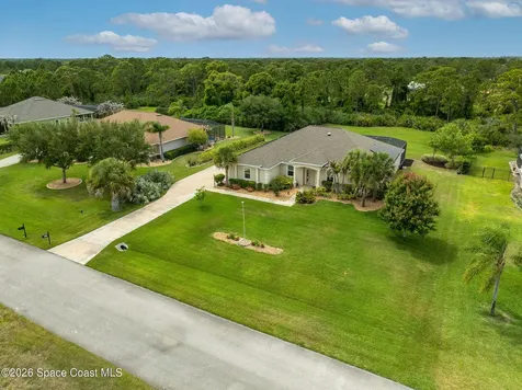 4239 Gardenwood Circle Grant FL 32949