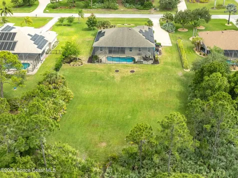 4239 Gardenwood Circle Grant FL 32949
