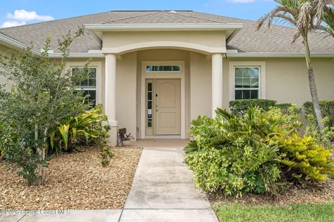 4239 Gardenwood Circle Grant FL 32949