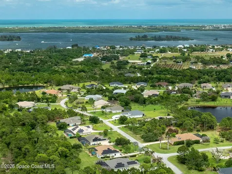 4239 Gardenwood Circle Grant FL 32949
