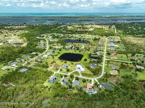 4239 Gardenwood Circle Grant FL 32949