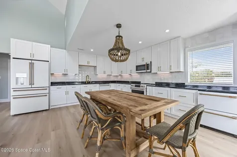 17 Vip Island Grant FL 32949