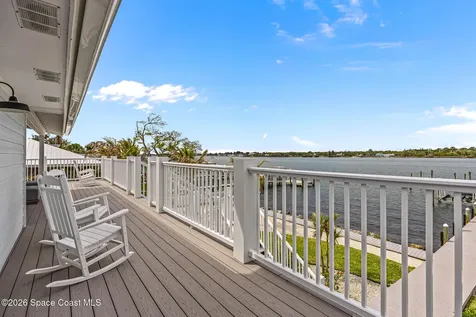 17 Vip Island Grant FL 32949