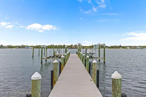 17 Vip Island Grant FL 32949