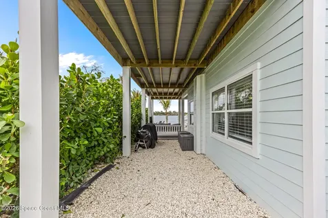 17 Vip Island Grant FL 32949