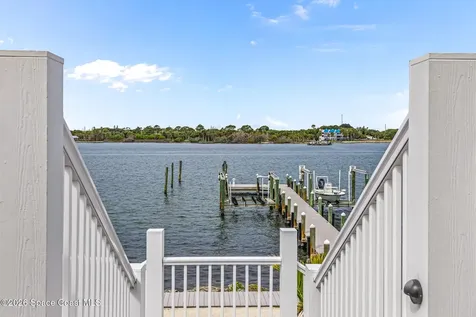 17 Vip Island Grant FL 32949