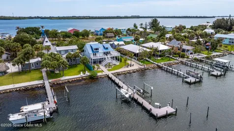 17 Vip Island Grant FL 32949