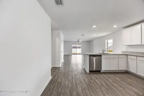 543 Lafayette Street SW Palm Bay FL 32908