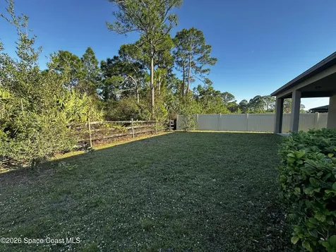 714 Old Country Road South E Palm Bay FL 32909