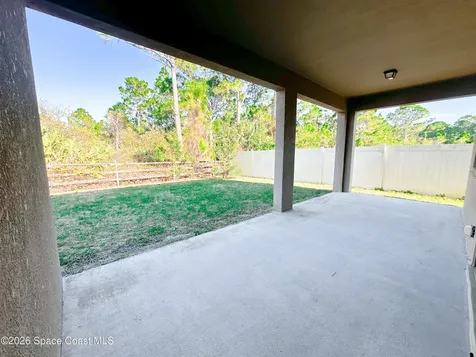 714 Old Country Road South E Palm Bay FL 32909