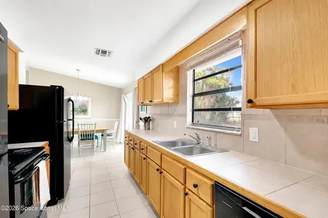 587 Tasco Avenue SW Palm Bay FL 32908