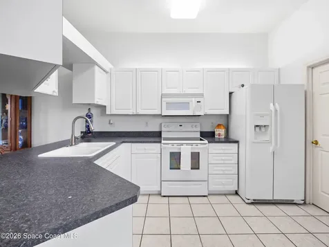 107 Larchmont Terrace W Sebastian FL 32958